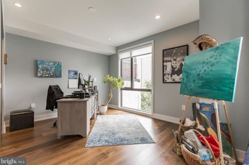 310 Fairmount Ave, Philadelphia PA  19123-2931 exterior