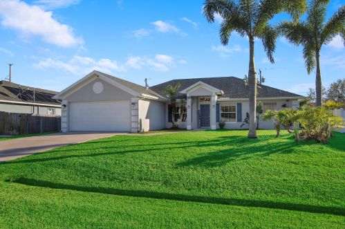2290 Natema Rd, Fort Pierce, FL 34953-5735