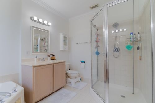 2870 Oasis Dr, Boynton Beach FL  33426-8665 exterior