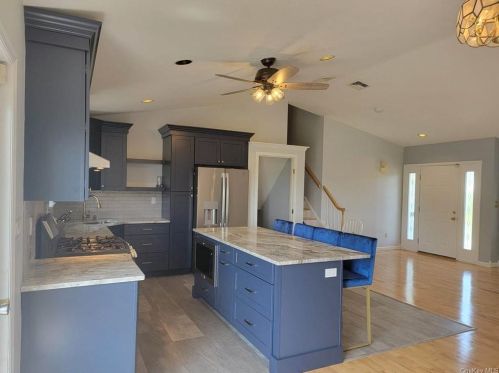 30 Clinton Dr, Washingtonville NY  10992-1300 exterior