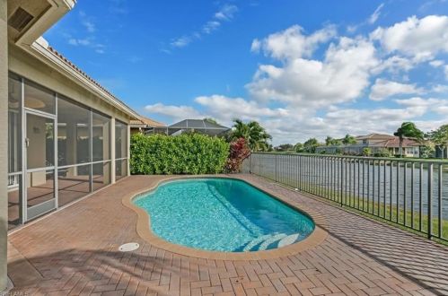 6708 Marbella Ln, Naples FL  34105-5031 exterior