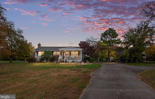 13205 Aden Rd, Nokesville, VA 20181-2823