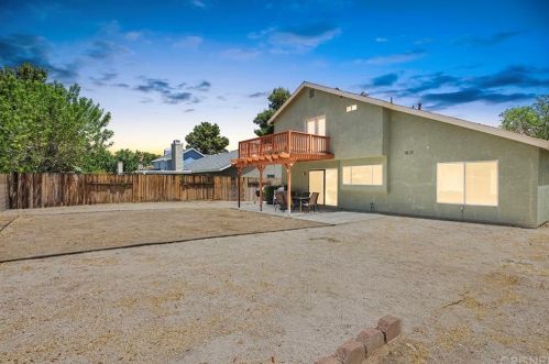 43467 Carol Dr, Lancaster, CA 93535-4852