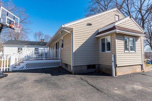 298 England St, Cumberland RI  02864-7209 exterior