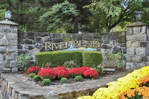 312 Northview Ct, Peekskill, NY 10566-4443