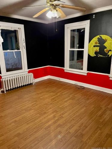 198 Broad St, Meriden CT exterior