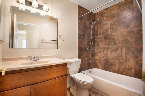 14666 Hydrangea Way, Santa Clarita CA  91387-1528 exterior