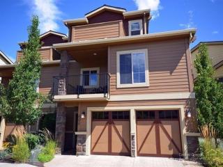 668 Otter Way, Bend OR  97702-1893 exterior