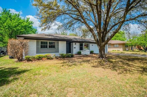 6028 Walraven Cir, Fort Worth TX  76133-2752 exterior