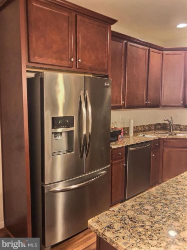 14730 Mason Creek Cir, Woodbridge VA  22191-3318 exterior