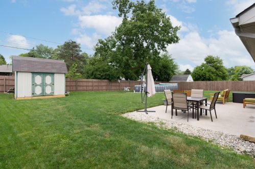 140 Union Ridge Dr, Englewood OH  45322-8774 exterior