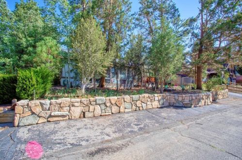 847 Panamint Mountain Dr, Big Bear City, CA