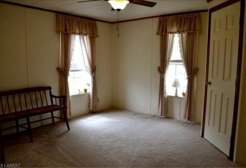 14 Caroline Dr, Belvidere NJ  07823-2849 exterior