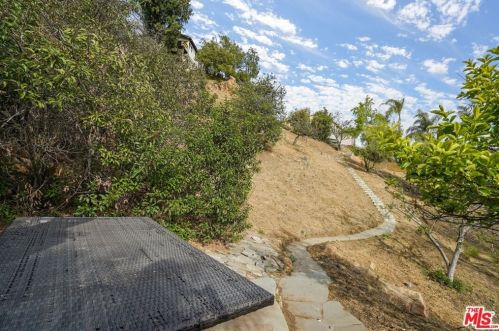 21630 Saddle Peak Rd, Topanga CA  90290-3414 exterior