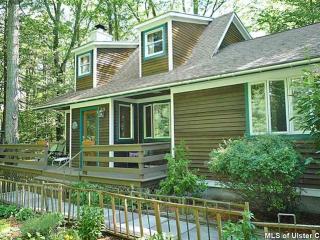 11 The Rdg, Glenford, NY 12433-5106