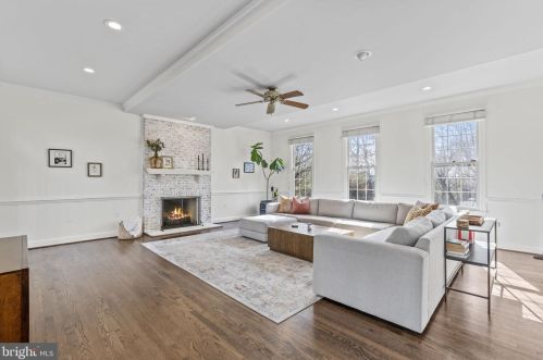 518 Fortress Cir, Leesburg VA  20175-8929 exterior