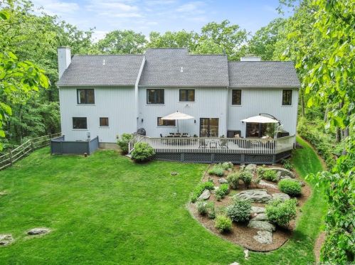 308 Wildwood Rd, Stamford, CT 06903-2001