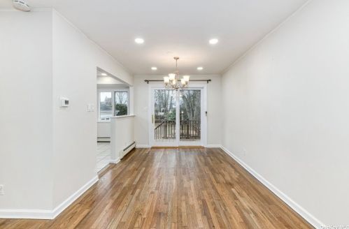 4 Flint Ln, Muttontown NY  11753-2611 exterior