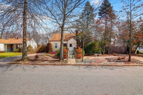 29 Norcross Ave, Bethpage NY  11714-3111 exterior