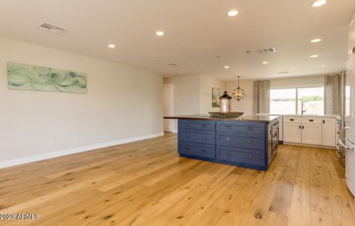 8420 Citrus Way, Scottsdale AZ  85250-5717 exterior