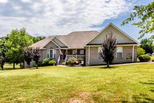 662 River Run Dr, Maryville, TN 37804-3894