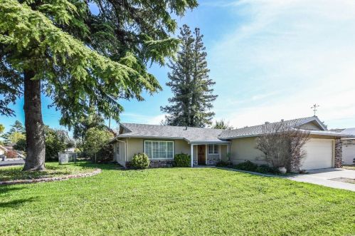 145 Rainier Cir, Vacaville CA  95687-3309 exterior