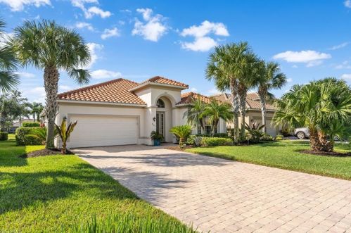 9463 Quarry Dr, Naples FL  34120-5223 exterior