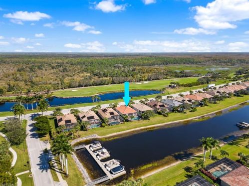 9463 Quarry Dr, Naples FL  34120-5223 exterior