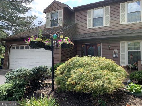 1331 Westminster Dr, Downingtown PA  19335-3652 exterior