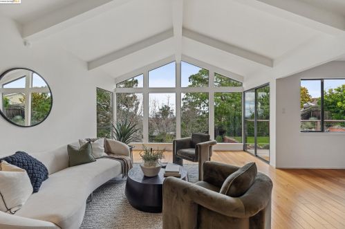 13050 Brookpark Rd, Oakland CA  94619-3504 exterior