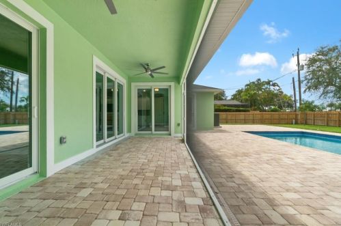 28124 Sunset Dr, Bonita Springs FL  34134-7503 exterior