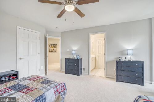 42104 Glynn Tarra Pl, Leesburg VA  20176-5478 exterior