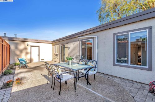 1634 Calle Santa Anna, Pleasanton CA  94566-5927 exterior