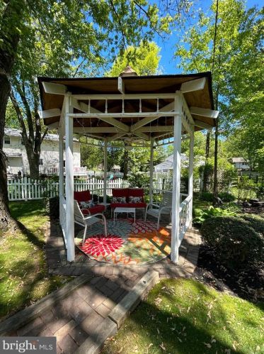 2405 Dorval Rd, Wilmington, DE 19810-3528