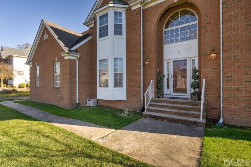 6 Autumn Dr, Piscataway, NJ 08854-3552