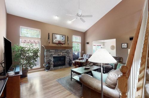 975 Apple Blossom Ln, Milford, OH 45150-8755