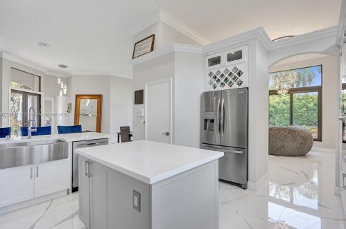 3821 185th Ave, Hollywood FL  33029-2712 exterior