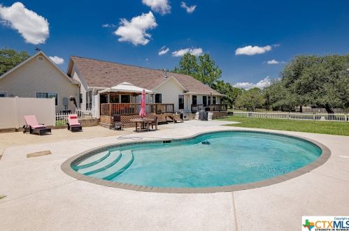 155 Lookout Ln, Victoria, TX 77905-2760