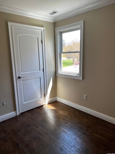 5 Niewood Dr, Panamoka NY  11961-3102 exterior