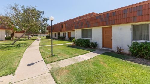 7837 49th Ave, Glendale AZ  85301-8010 exterior