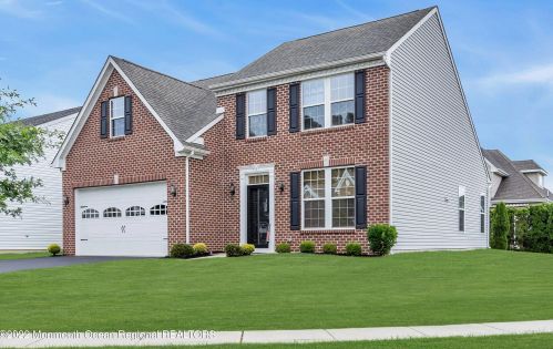 27 Eldorado Dr, Lakewood, NJ 08701-3869