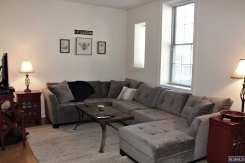 3201 Rio Vista Dr, Mahwah NJ  07430-4002 exterior