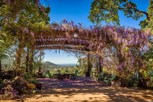 6295 Melita Rd, Santa Rosa, CA 95409-5729