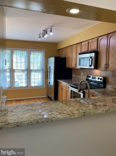 7303 Stream Way, Springfield VA  22152-3653 exterior