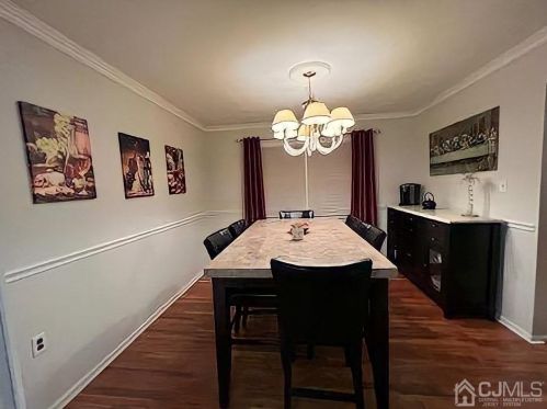 7 Janet Ct, East Brunswick, NJ 08816-4525