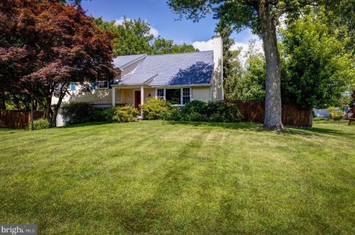 1260 Hoffman Rd, Prospectville, PA 19002-5033