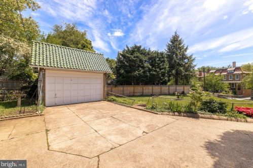 3427 Wisconsin Ave, Washington DC 20016-2154 exterior