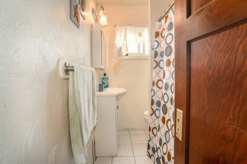 116 17th Ave, Whitaker PA  15120-1810 exterior