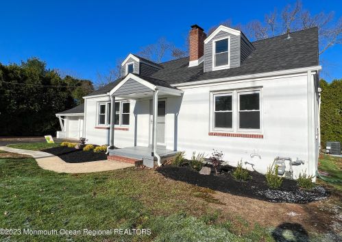 227 Dunhams Corner Rd, East Brunswick NJ  08816-3415 exterior