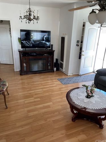 1610 Locust Ave, Long Beach, CA 90813-5683